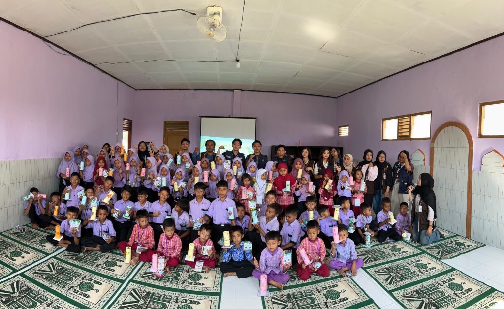 Cerdas Mengelola Uang Sejak Dini : Menabung dan Berwirausaha Untuk Masa Depan