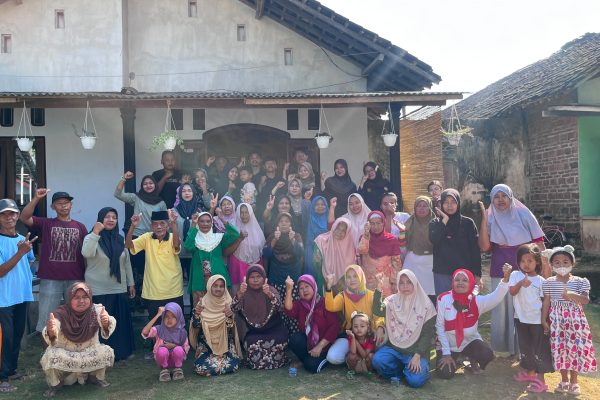 Senam Lansia dan Aerobik Meriahkan Kegiatan Posyandu di Ploso Raya